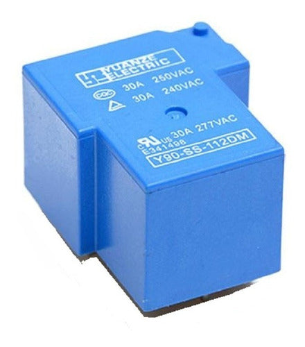Dispositivo electrónico Y90-ss-112dm en fondo blanco
